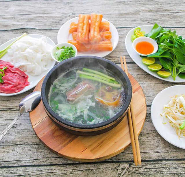 'Lộ tẩy' bí quyết làm nên món phở Việt nằm top món ăn sáng ngon nhất Châu Á - Ảnh 2.