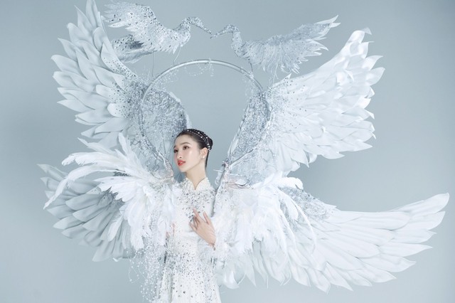 Trang phục dân tộc 10kg của Phương Nhi tại Miss International bị fan sắc đẹp đánh giá 'đẹp thôi chưa đủ' - Ảnh 2.