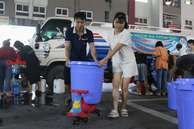 Sau chỉ đạo của Bí thư Hà Nội, người dân khu đô thị Thanh Hà vẫn 'khát nước sạch' - Ảnh 6.