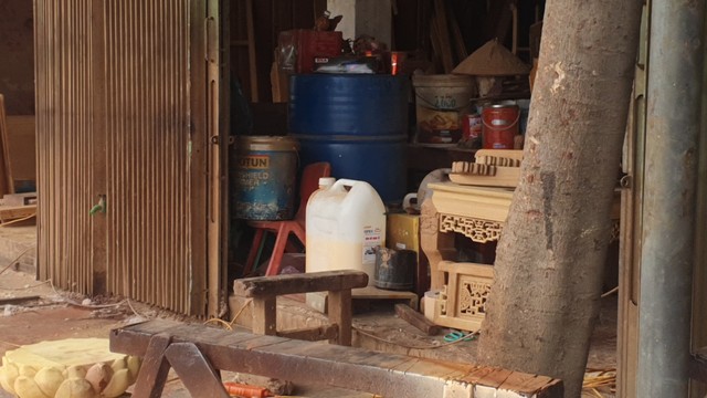 Các cơ sở sản xuất đồ gỗ ở Nam Định gây ô nhiễm: Huyện Ý Yên chỉ đạo sau phản ánh của Gia đình và Xã hội - Ảnh 4.