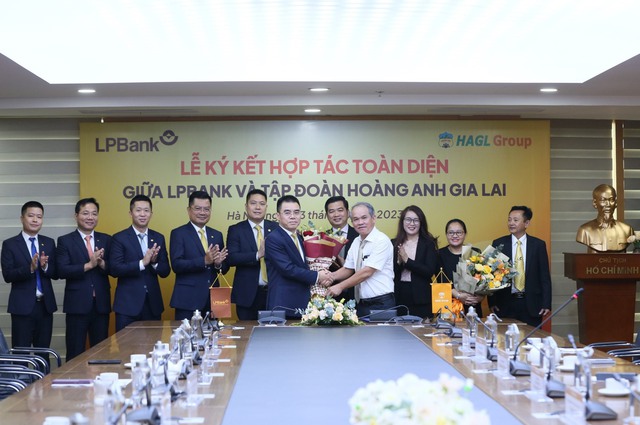 LPBank ký hợp tác toàn diện với Tập đoàn Hoàng Anh Gia Lai - Ảnh 2.