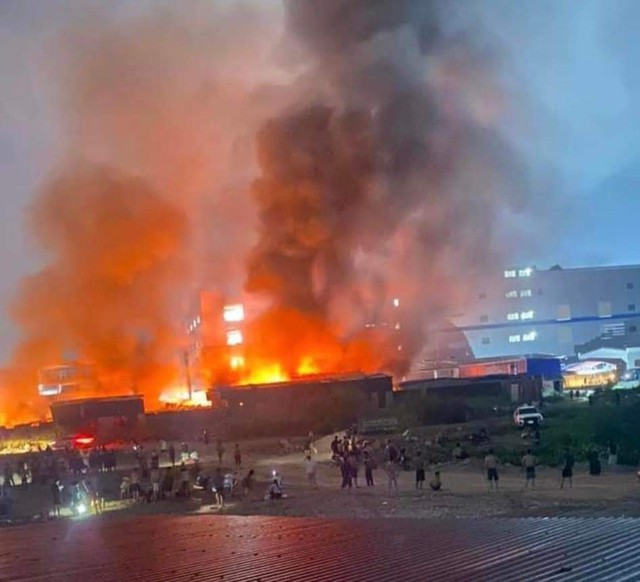 Bắc Giang: Cháy lán trại của công nhân Công ty xây dựng CIC trong KCN Quang Châu, 1 người tử vong - Ảnh 1.