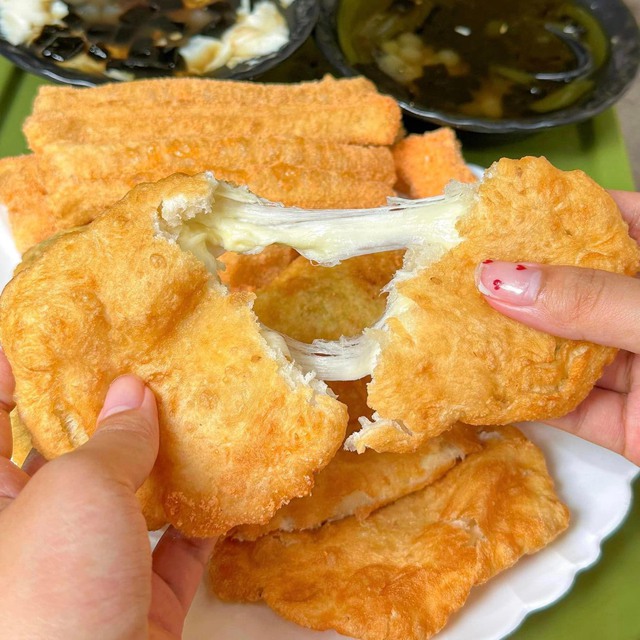 Gần 20 địa chỉ bánh phô mai ở Hà Nội siêu 'hot' cực ngon cho các tín đồ mê ẩm thực - Ảnh 1.