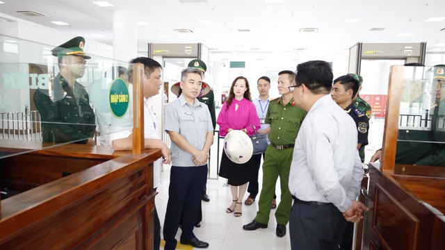 Quảng Ninh: Phê duyệt thí điểm quản lý xe du lịch tự lái Trung Quốc qua cửa khẩu Móng Cái - Ảnh 2.