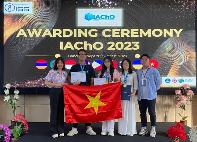 Đội tuyển học sinh Hà Nội giành huy chương vàng tại Olympic Hóa học ứng dụng quốc tế 2023 - Ảnh 2.