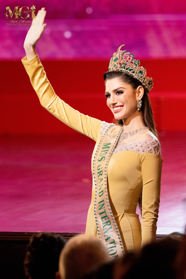 Người đẹp Brazil - đương kim Miss Grand tiết lộ món ăn khiến cô không thể giữ dáng khi đến Việt Nam - Ảnh 2.