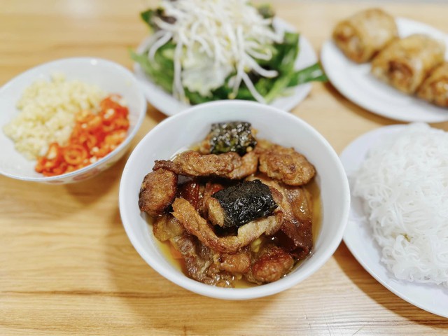 Nét đặc trưng trong những món ăn giản dị của nền ẩm thực Hà Nội khiến bao du khách 'xa là nhớ'  - Ảnh 10.