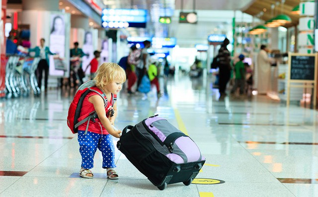 Kinh nghiệm chuẩn bị đồ du lịch cho bé cực hữu ích, cha mẹ nên lưu ngay vào sổ - Ảnh 4.
