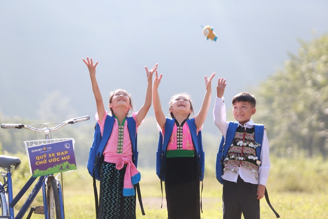 Bảo Việt nhân thọ trao tặng “ước mơ”, đồng hành cùng trẻ em vùng cao tỉnh lai châu - Ảnh 1.