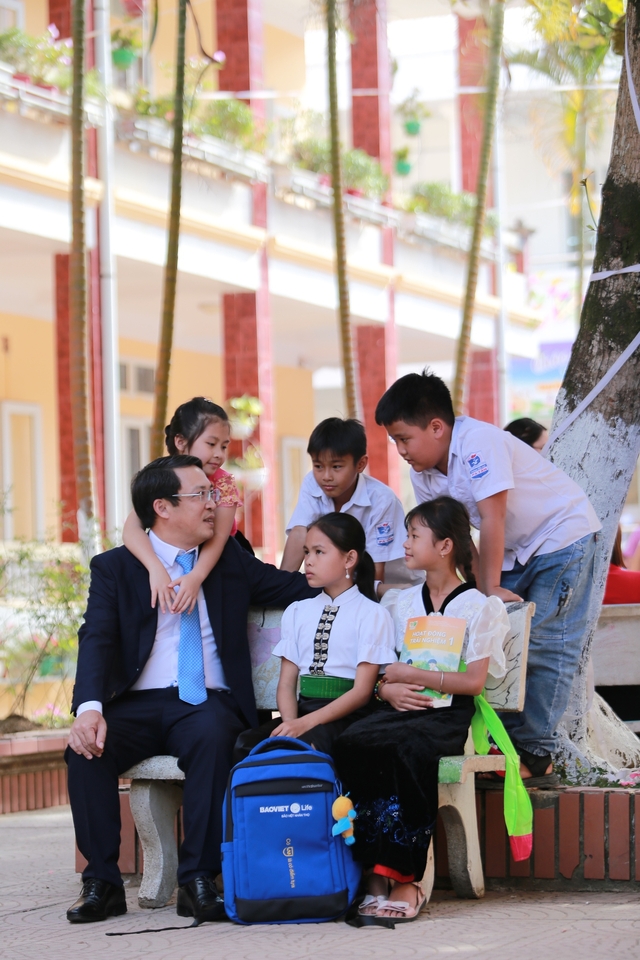 Bảo Việt nhân thọ trao tặng “ước mơ”, đồng hành cùng trẻ em vùng cao tỉnh lai châu - Ảnh 6.