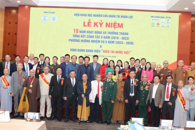 15 năm theo đuổi "sứ mệnh" x&acirc;y dựng đội ngũ tr&iacute; thức Việt Nam - Ảnh 4.