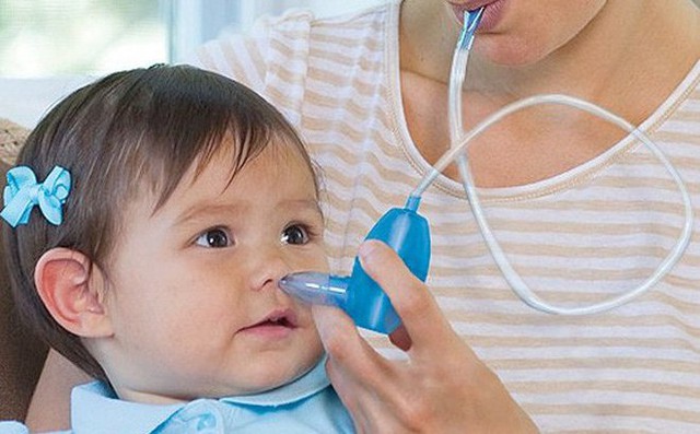 Bé 2 tuổi nguy kịch do thuốc nhỏ mũi, chuyên gia chỉ rõ nguy hiểm rình rập khi tự ý dùng thuốc nhỏ mũi cho trẻ - Ảnh 2.