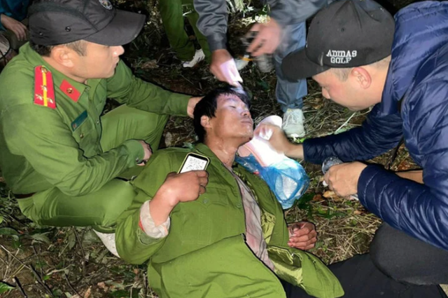 Lai Châu: Kịp thời ứng cứu phi công dù lượn gặp nạn trong rừng già  - Ảnh 2.