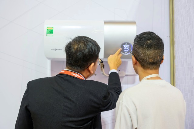 Thương hiệu Đức Viessmann giới thiệu sản phẩm máy nước nóng Vitowell và máy lọc nước Vitopure tại Việt Nam - Ảnh 2.