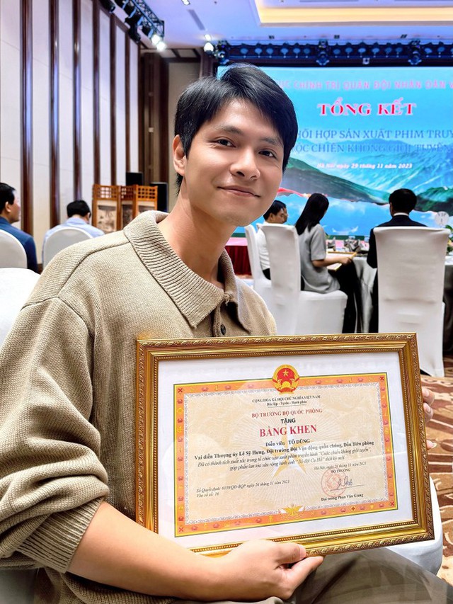 Nam diễn viên từ chối bố đẻ gây tranh cãi trong 'Những chặng đường bụi bặm', tuổi U40 sau ly hôn hạnh phúc bên bạn diễn xinh đẹp- Ảnh 10.