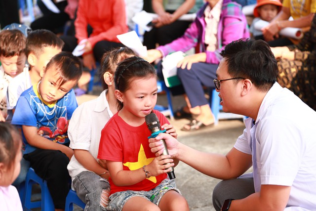 Đoàn thanh niên Bộ Y tế khám bệnh miễn phí và tặng quà cho trẻ em tại Tuyên Quang - Ảnh 16.