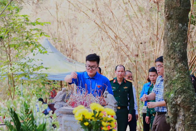 Đoàn thanh niên Bộ Y tế khám bệnh miễn phí và tặng quà cho trẻ em tại Tuyên Quang - Ảnh 20.