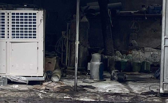 Hà Nội: Nổ bình nén khí tại một công ty chuyên về điện lạnh, nhiều người bị thương - Ảnh 2.