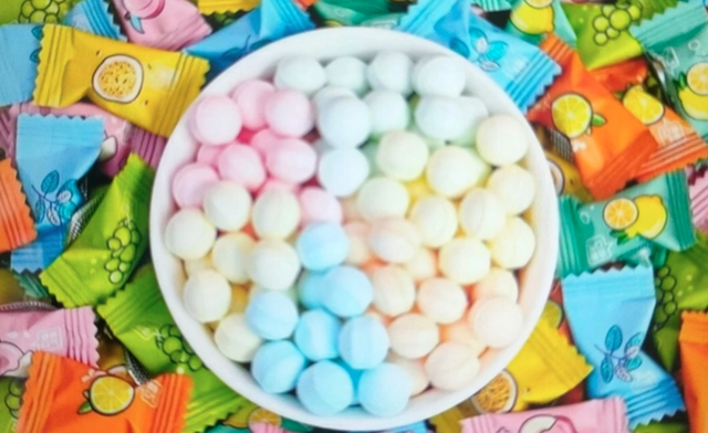 Sở GD&ĐT Hà Nội chỉ đạo khẩn vụ học sinh ăn ‘kẹo lạ’ bán ở cổng trường - Ảnh 3.