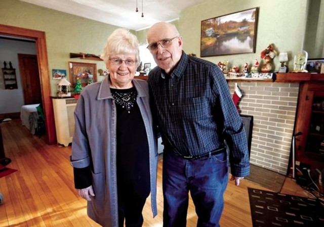 Cặp đôi bên nhau 64 năm chưa từng cãi vã nhờ bí quyết cực đơn giản - Ảnh 1.