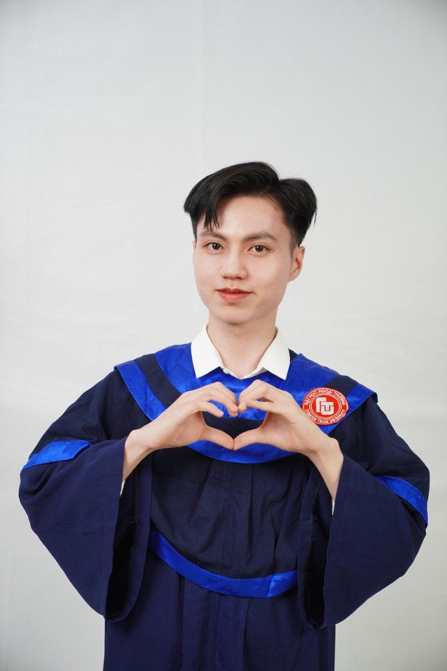 Hot boy tốt nghiệp thủ khoa, làm trợ giảng trường Ngoại thương ở tuổi 22 - Ảnh 1.