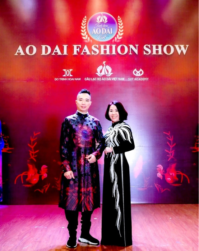 NSND Thu Quế diện áo dài của NTK Bích Liên dự liên hoan sân khấu Trung Quốc - ASEAN   - Ảnh 5.