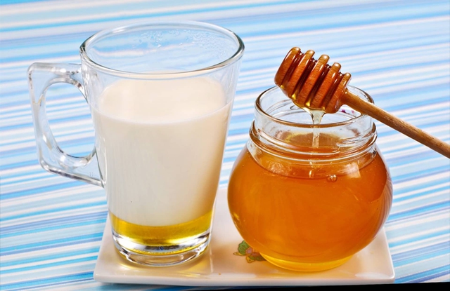 Mật ong tốt nhưng uống bao nhiêu là đủ thì không phải ai cũng biết, đây là 6 thực phẩm 'đại kỵ' với mật ong - Ảnh 3.