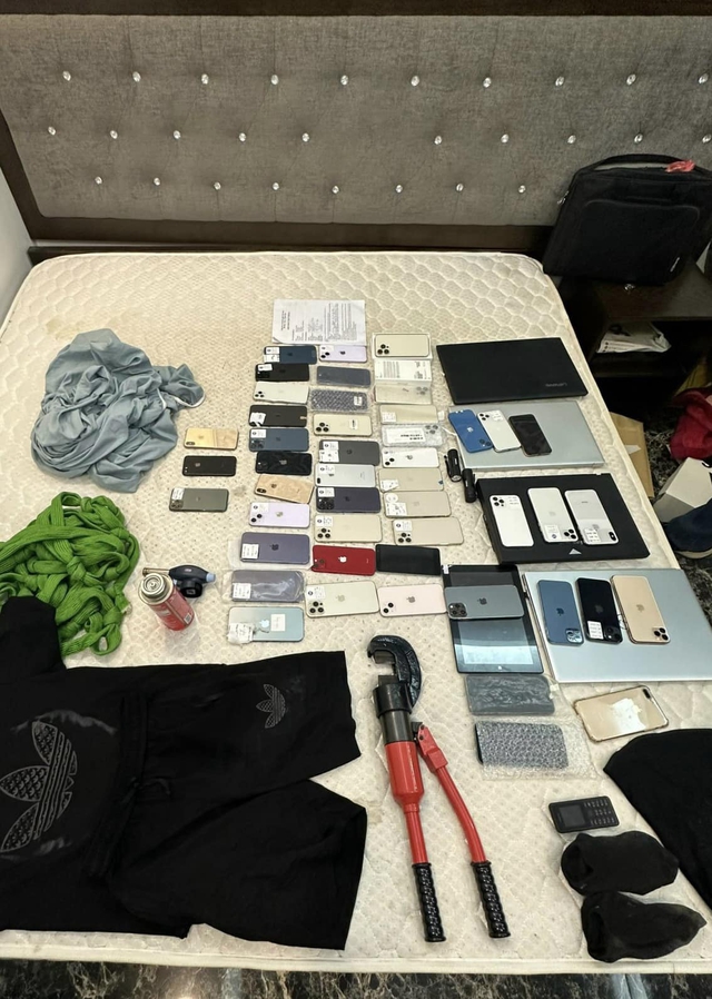 Hà Nội: Lợi dụng sơ hở nhiều nhà dân hay mắc phải, đối tượng trộm cắp 54 điện thoại Iphone - Ảnh 3.