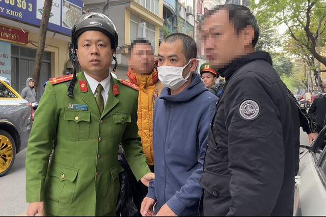 Vụ ôtô tông gia đình 5 người ở Hà Nội: Tài xế không vi phạm nồng độ cồn - Ảnh 1.