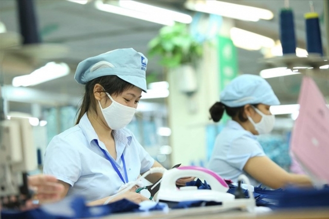 Một doanh nghiệp thưởng tết Dương lịch 2024 gần 100 triệu đồng cho lao động - Ảnh 2.