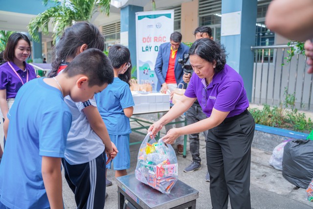 Mondelez Kinh Đô truyền cảm hứng bảo vệ môi trường đến hàng nghìn học sinh tại Việt Nam thông qua sáng kiến “Trash Right” - Ảnh 2.