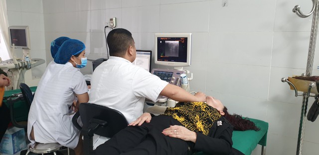 Quảng Yên: Tư vấn, khám bệnh miễn phí cho gần 500 người có hoàn cảnh khó khăn - Ảnh 7.