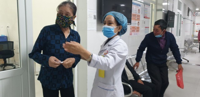 Quảng Yên: Tư vấn, khám bệnh miễn phí cho gần 500 người có hoàn cảnh khó khăn - Ảnh 5.