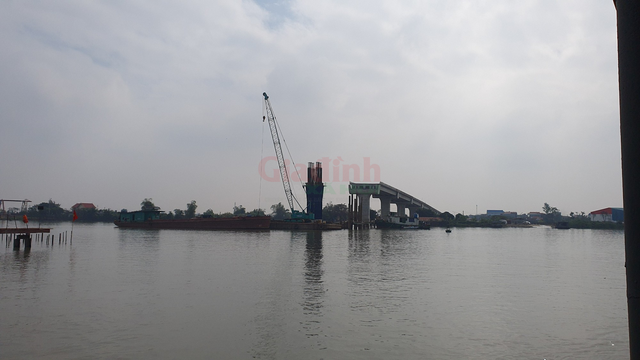 Ngày cuối cùng năm 2023, công nhân vẫn tất bật thi công cầu bắc qua sông lớn ở Nam Định - Ảnh 4.
