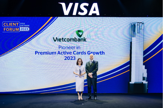 Vietcombank được Visa vinh danh 12 hạng mục giải thưởng quan trọng trong hoạt động thẻ năm 2023 - Ảnh 2.