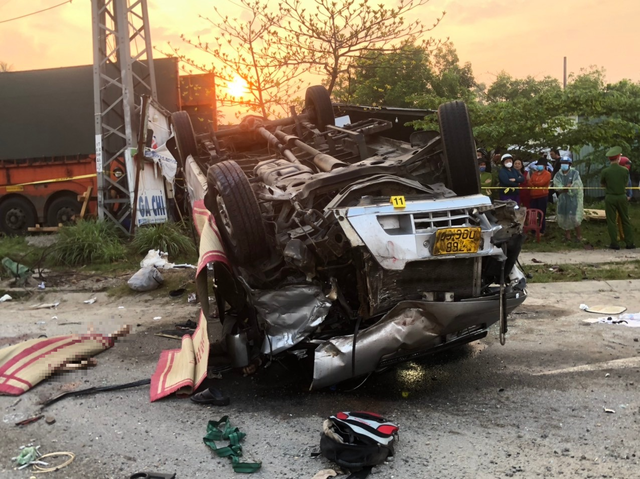 Tai nạn giao thông đặc biệt nghiêm trọng, 8 người tử vong - Ảnh 1.
