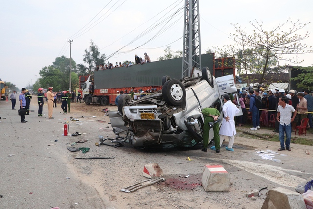Hình ảnh hiện trường vụ tai nạn làm 8 người thiệt mạng ở Quảng Nam - Ảnh 5.