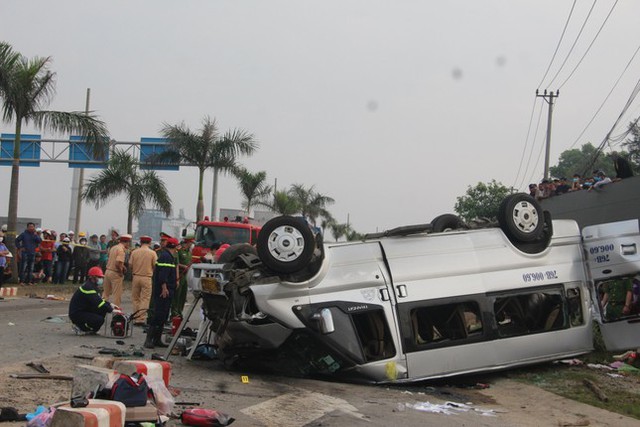 Hình ảnh hiện trường vụ tai nạn làm 8 người thiệt mạng ở Quảng Nam - Ảnh 6.