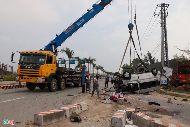 Vụ tai nạn 10 người chết ở Quảng Nam: Xem xét lỗi của tài xế container - Ảnh 2.