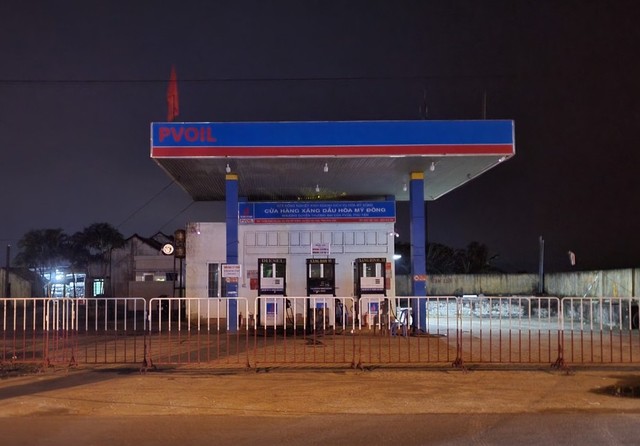 Tạm ngừng bán xăng dầu, một cửa hàng ở Phú Yên bị xử phạt - Ảnh 2.