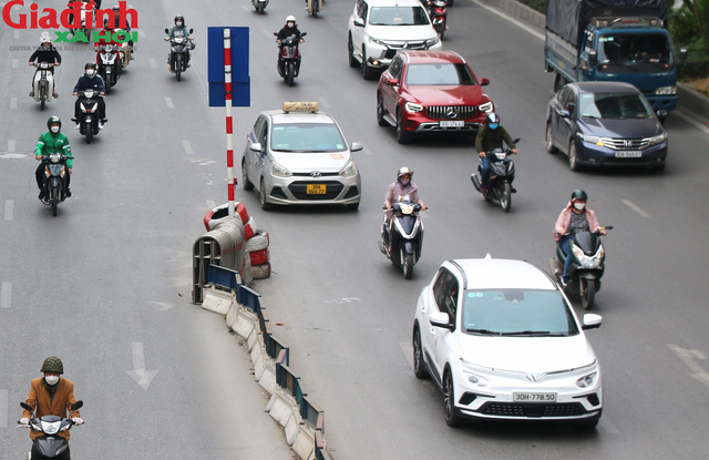 Sau hơn nửa năm thí điểm phân làn, tình hình giao thông trên đường Nguyễn Trãi hiện giờ ra sao? - Ảnh 4.