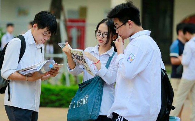 Cảm xúc của phụ huynh và học sinh sau khi Hà Nội 'chốt' thi 3 môn vào lớp 10 - Ảnh 2.