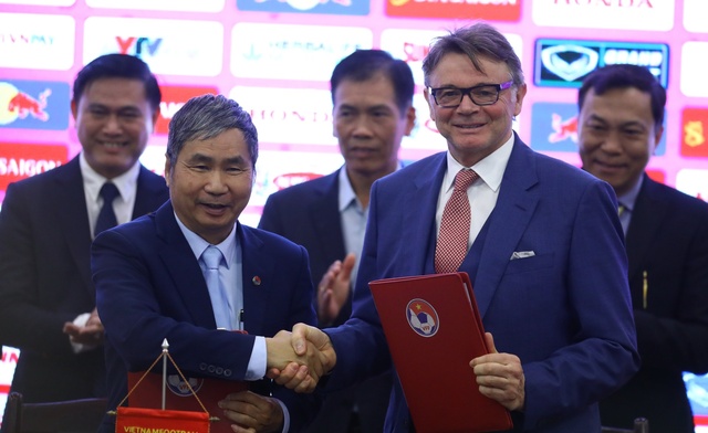 Đội tuyển Việt Nam chính thức có tân HLV trưởng   - Ảnh 1.