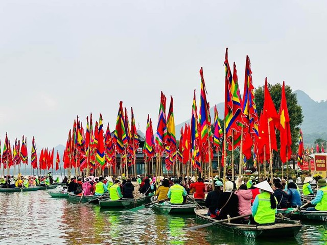 Hàng ngàn du khách, phật tử tham gia Hội Xuân Tam Chúc 2023 - Ảnh 7.