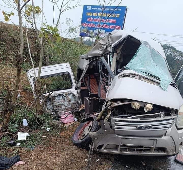 Lạng Sơn: Tai nạn giao thông nghiêm trọng nhiều người thương vong - Ảnh 1.