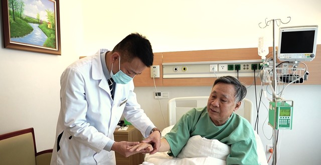 Can thiệp mạch vành &quot;chuẩn Mỹ&quot; tại Vinmec: Nấc thang mới trong điều trị bệnh tim mạch tại Việt Nam - Ảnh 2.