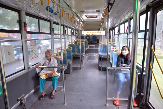 Sử dụng không hiệu quả ngân sách, một tuyến buýt ở Hà Nội sẽ xem xét dừng hoạt động - Ảnh 2.