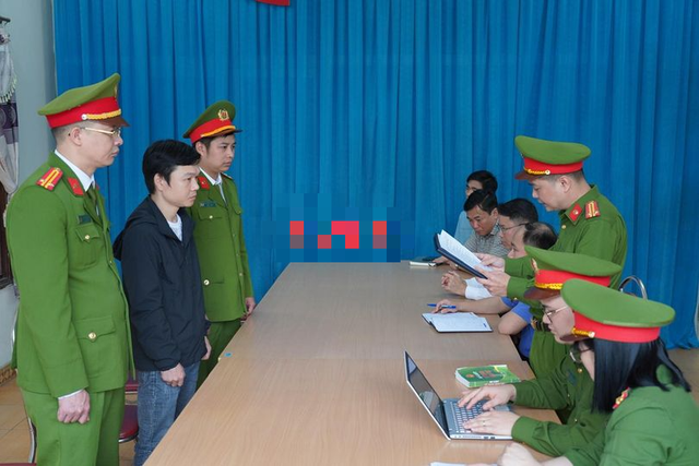 Tạm giam một cán bộ Trung tâm đăng kiểm xe cơ giới tỉnh Hà Giang - Ảnh 1.