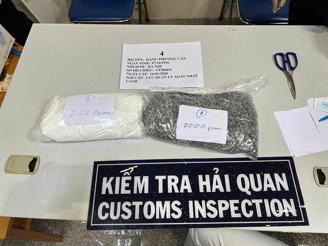 Diễn biến nóng vụ 4 nữ tiếp viên Vietnam Airlines xách ma túy về Việt Nam: Hình ảnh mới nhất được Hải quan cung cấp - Ảnh 6.