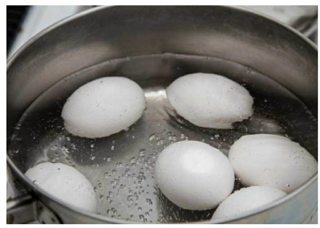 Lý do ăn trứng vịt lộn nhất định phải có rau răm và cách luộc trứng vịt lộn ngon đến mức ai không thích ăn cũng 'mê' - Ảnh 5.